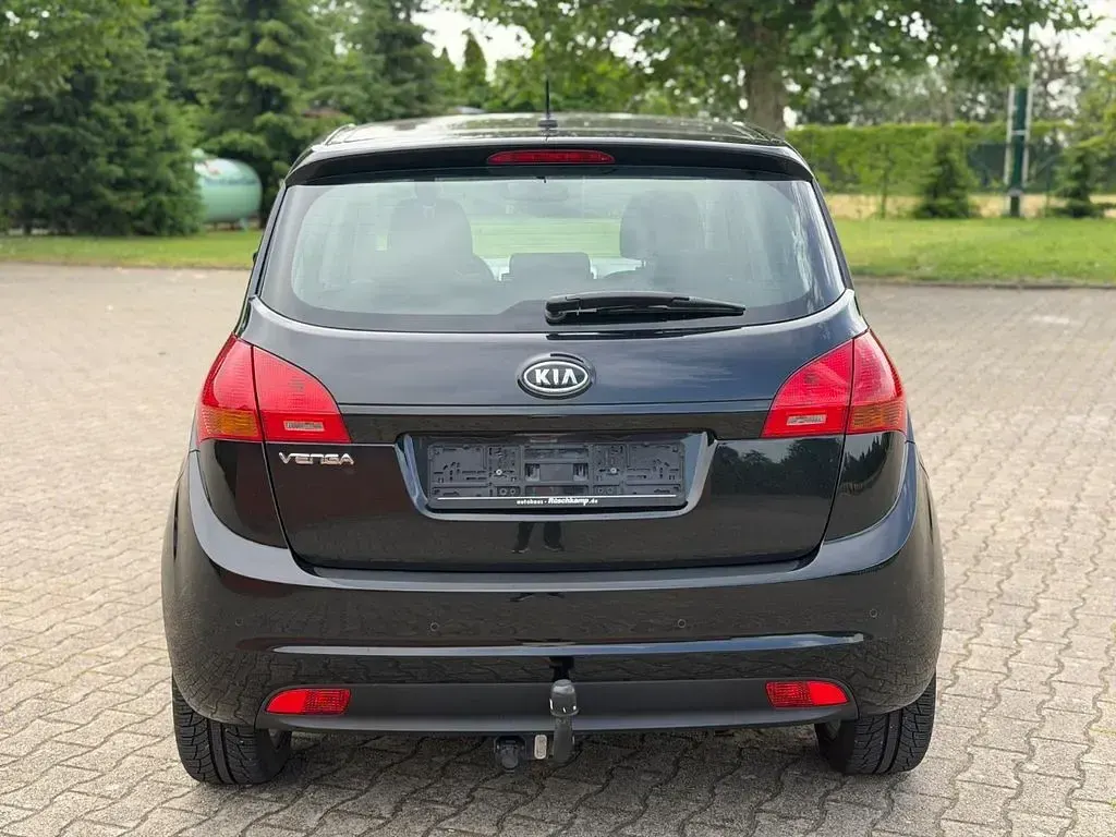 Gebraucht Kia Venga Spirit 90 PS (66 kW) 2012 Schwarz Kleinwagen