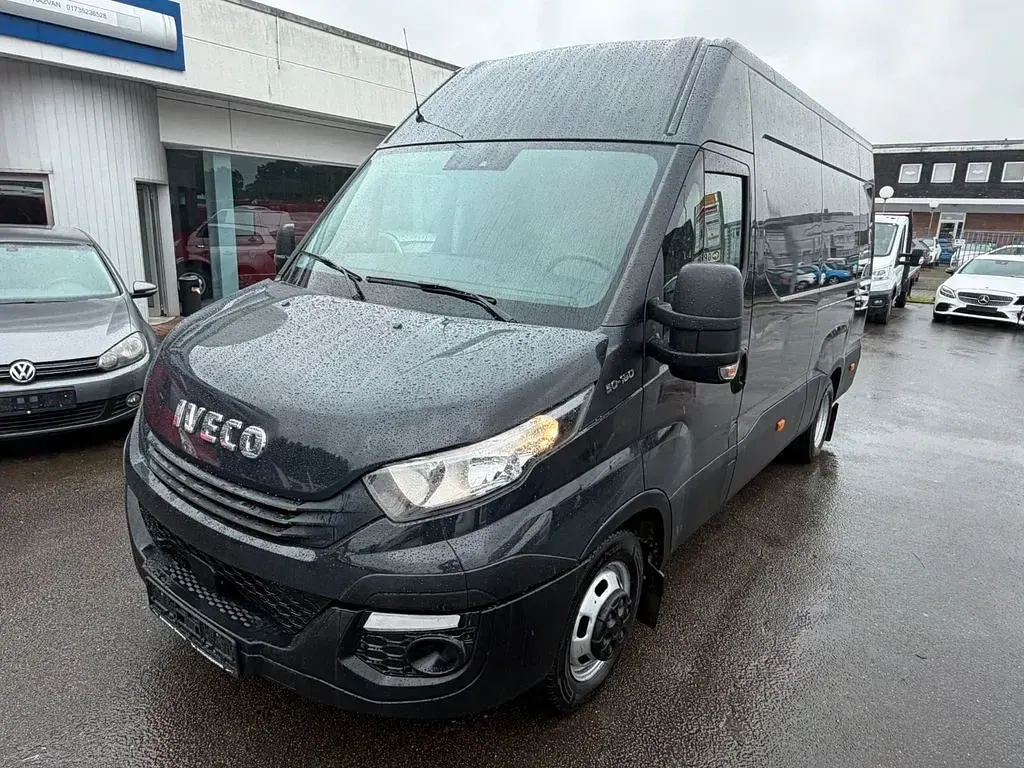 Gebraucht Iveco Daily 179 PS (131 kW) 2020 Schwarz Van / Kleinbus