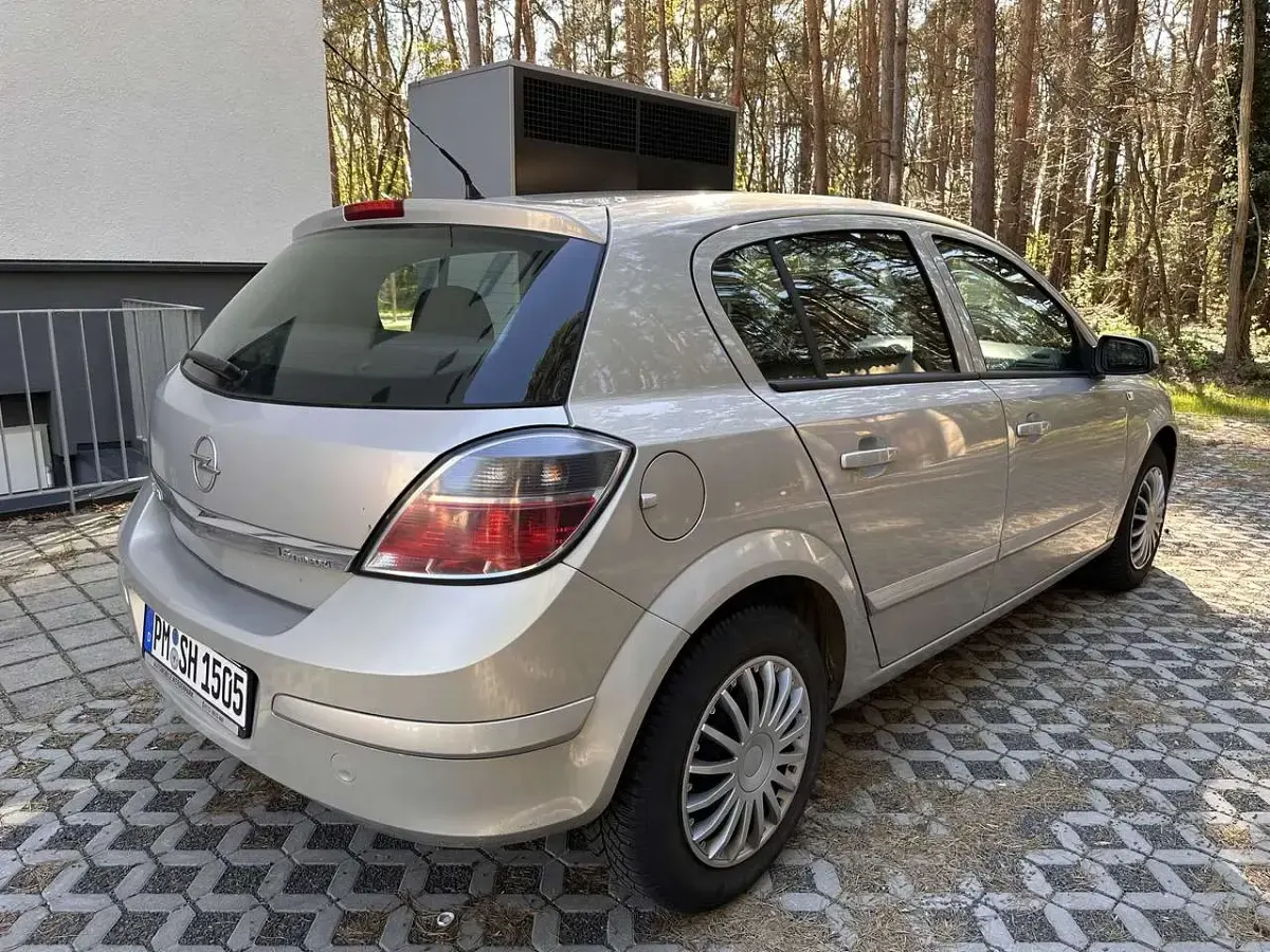 Gebraucht Opel Astra 105 PS (77 kW) 2007 Limousine