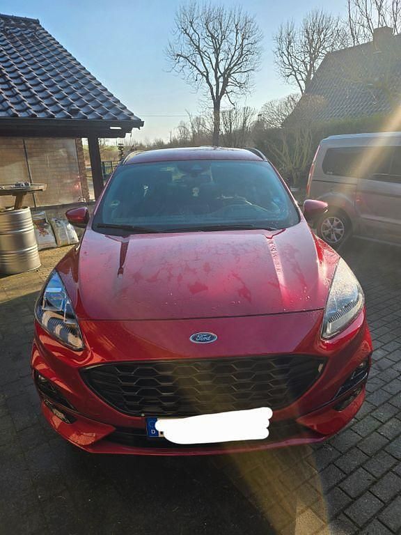 Gebraucht Ford Kuga ST-Line 224 PS (164 kW) 2024 Rot SUV