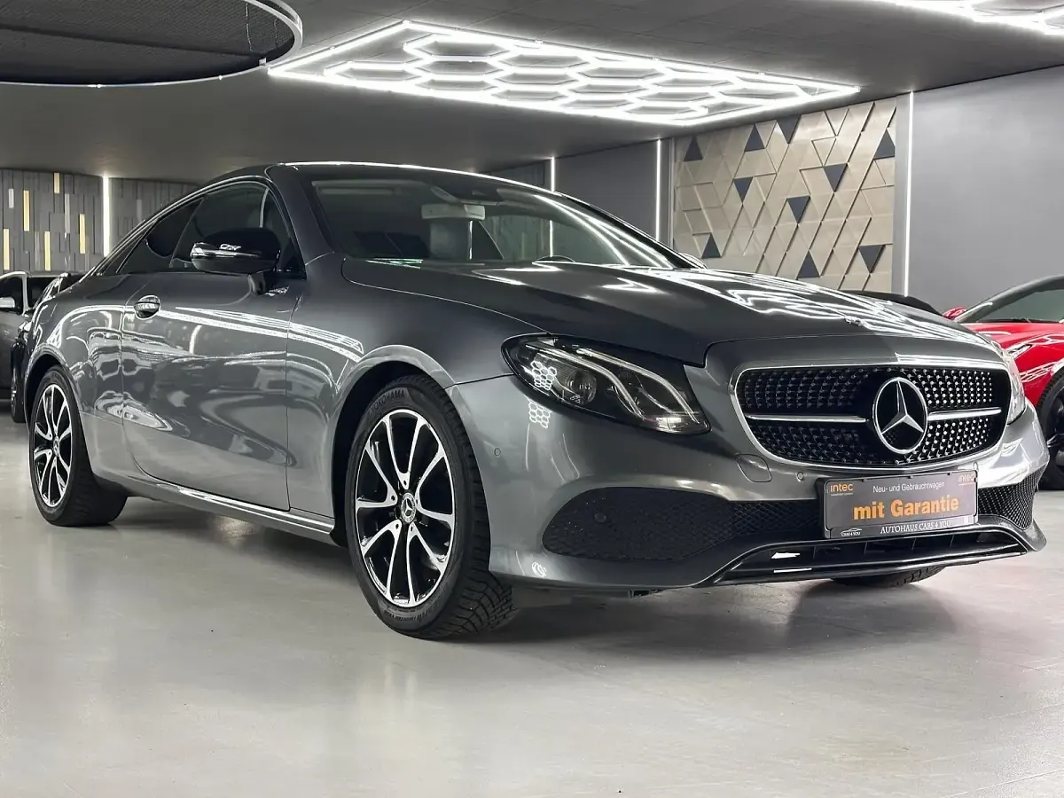 Gebraucht Mercedes E220 194 PS (142 kW) 2018 Selenitgrau  metalliclack Coupé