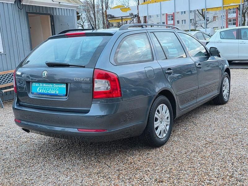 Gebraucht Skoda Octavia 122 PS (89 kW) 2011 Grau Limousine