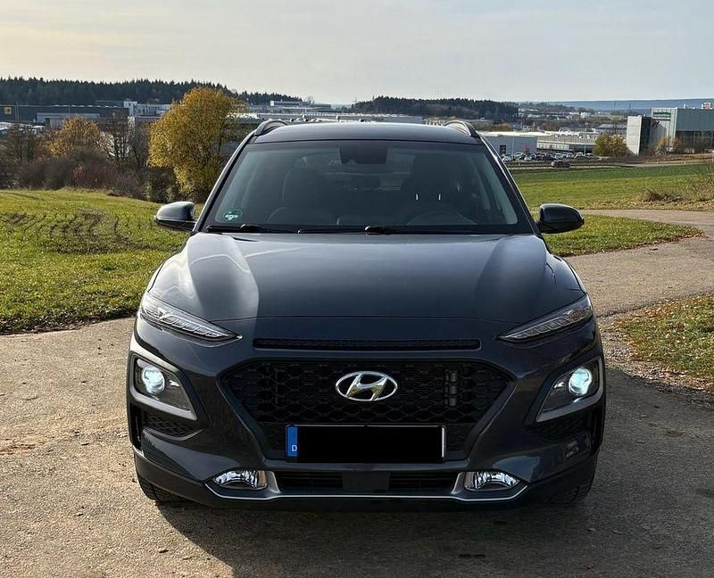 Grau Gebraucht 2018 Hyundai Kona Style SUV | 16.200 € (Fairer Preis) - Bild 1/4