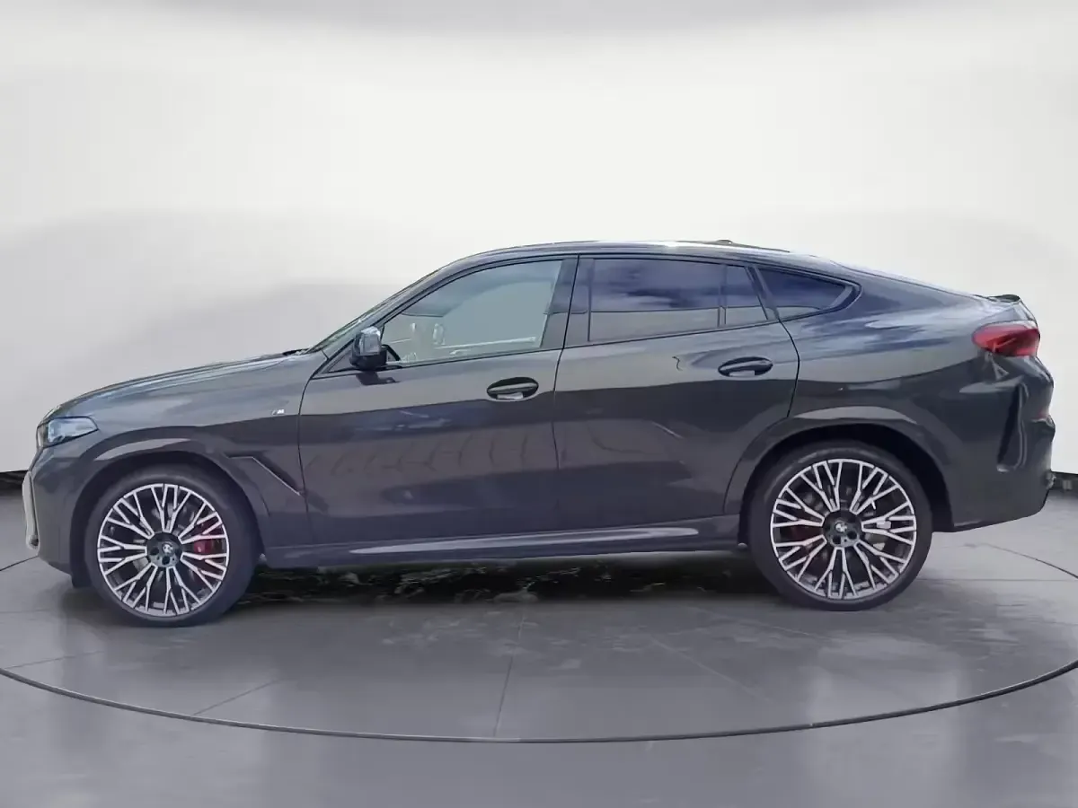 Neu BMW X6 M Sport 298 PS (219 kW) 2026 Grau SUV