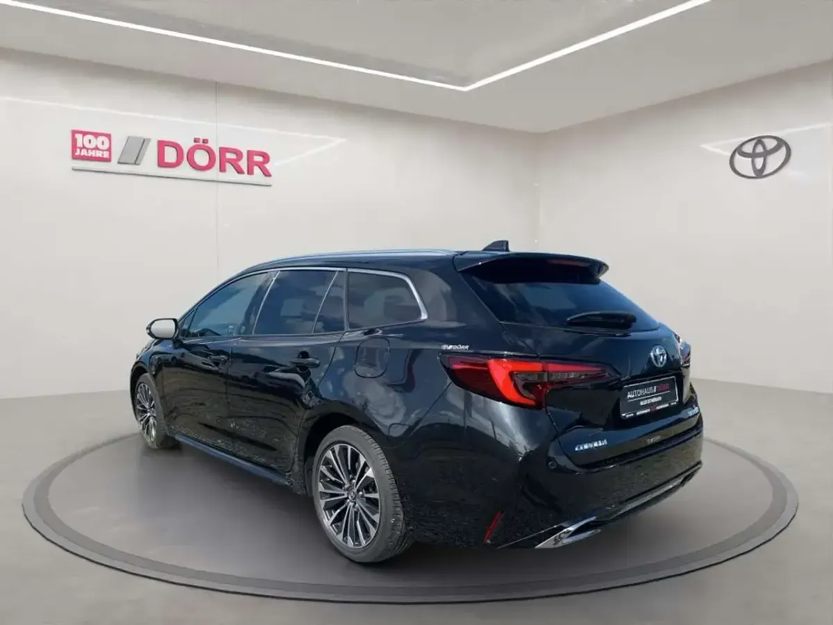 Gebraucht Toyota Corolla Team 196 PS (144 kW) 2023 Schwarz metallic Kombi