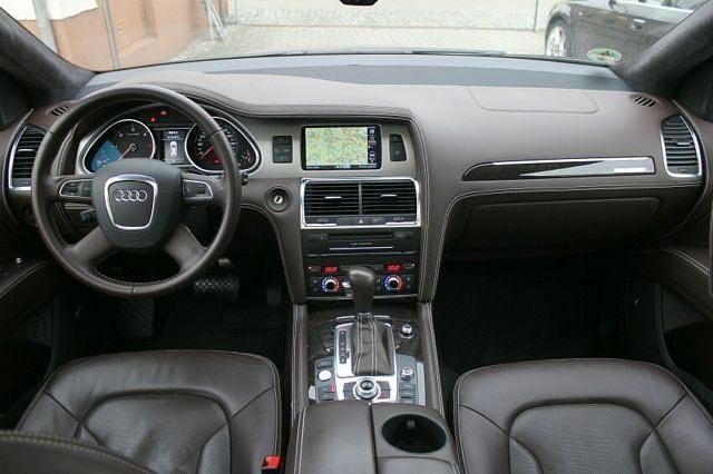 Braun Gebraucht 2011 Audi Q7 Ambiente SUV | 22.800 € (Teuer) - Bild 1/4