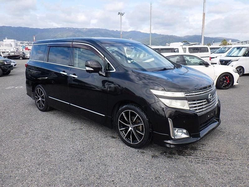 Gebraucht Nissan Elgrand 280 PS (205 kW) 2012 Schwarz Van / Kleinbus