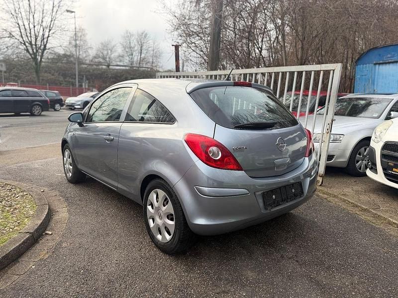 Używany Opel Corsa Edition 60 KM (44 kW) 2009 Srebrny Hatchback