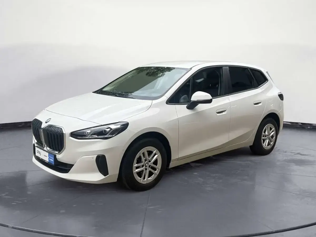 Gebraucht BMW 218 150 PS (110 kW) 2023 Alpinweiß Van / Kleinbus