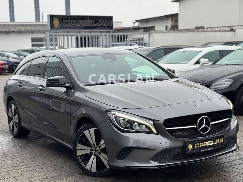 Gebraucht Mercedes CLA220 Night 184 PS (135 kW) 2018 Mountaingrau Limousine