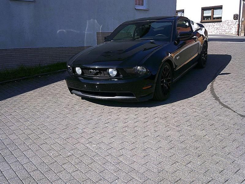 Schwarz Gebraucht 2010 Ford Mustang | 13.999 € - Bild 1/4