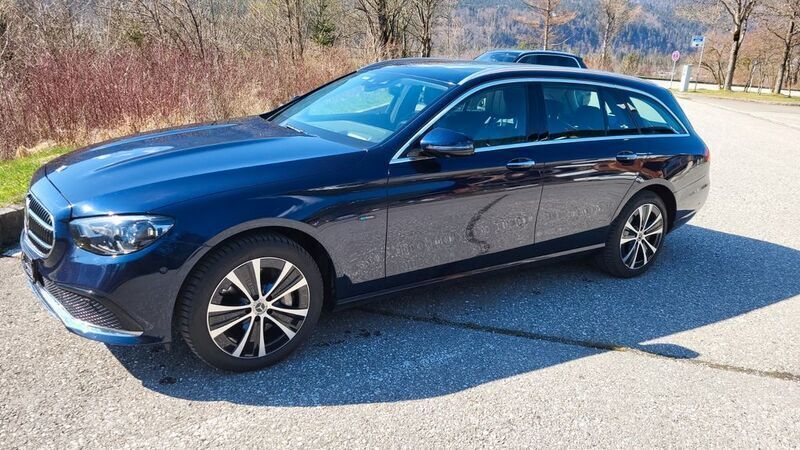 Blau Gebraucht 2020 Mercedes E300 Avantgarde Kombi | 38.990 € - Bild 1/4