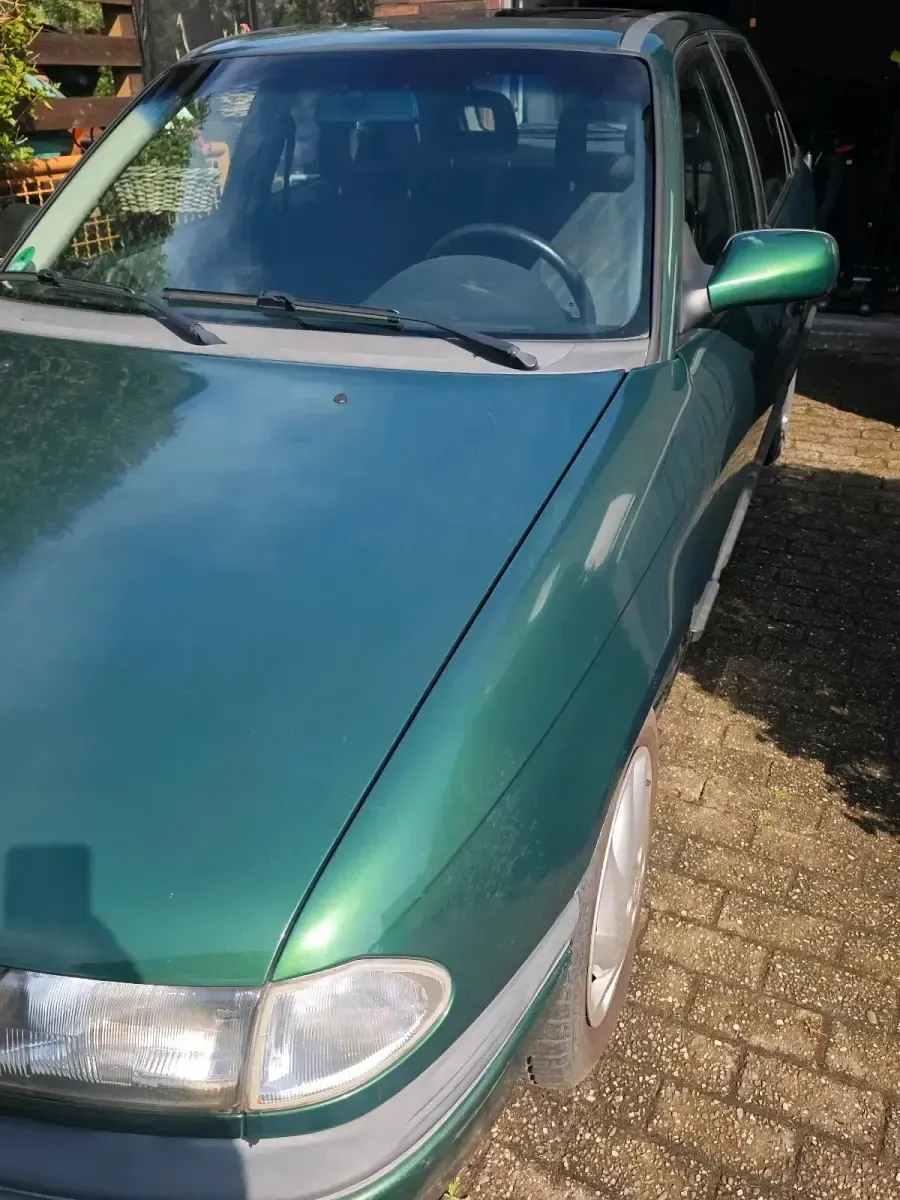 Usata Opel Astra 75 CV (55 kW) 1997 Verde Berlina