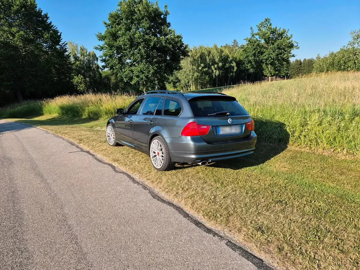 Gebraucht BMW 320 170 PS (125 kW) 2008 Grün Kombi