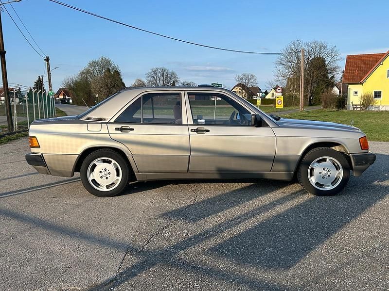 Gebraucht Mercedes 190 75 PS (55 kW) 1990 Limousine