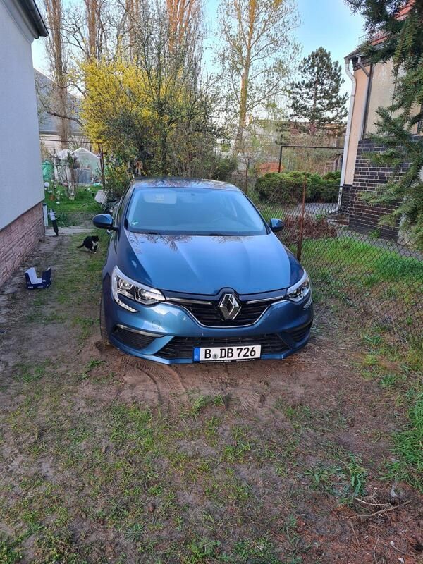 Blau Gebraucht 2018 Renault Mégane IV Limousine | 11.900 € - Bild 1/2