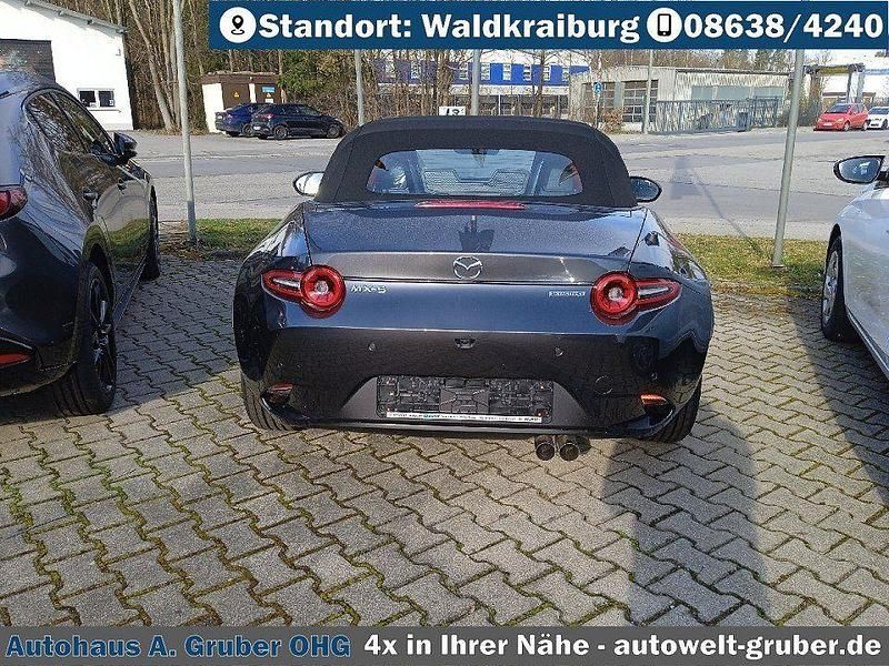 Neu Mazda MX5 Exclusive 132 PS (97 kW) 2026 Machine gray Cabrio