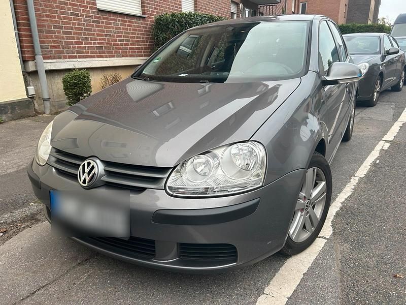 Grau Gebraucht 2006 VW Golf V Kleinwagen | 2.500 € (Fairer Preis) - Bild 1/4