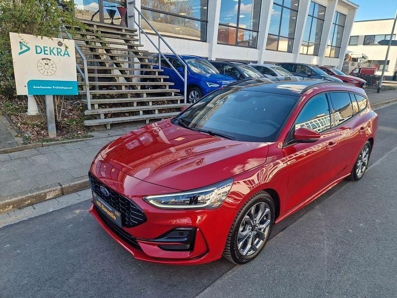 Gebraucht Ford Focus ST-Line 155 PS (114 kW) 2023 Rot Limousine