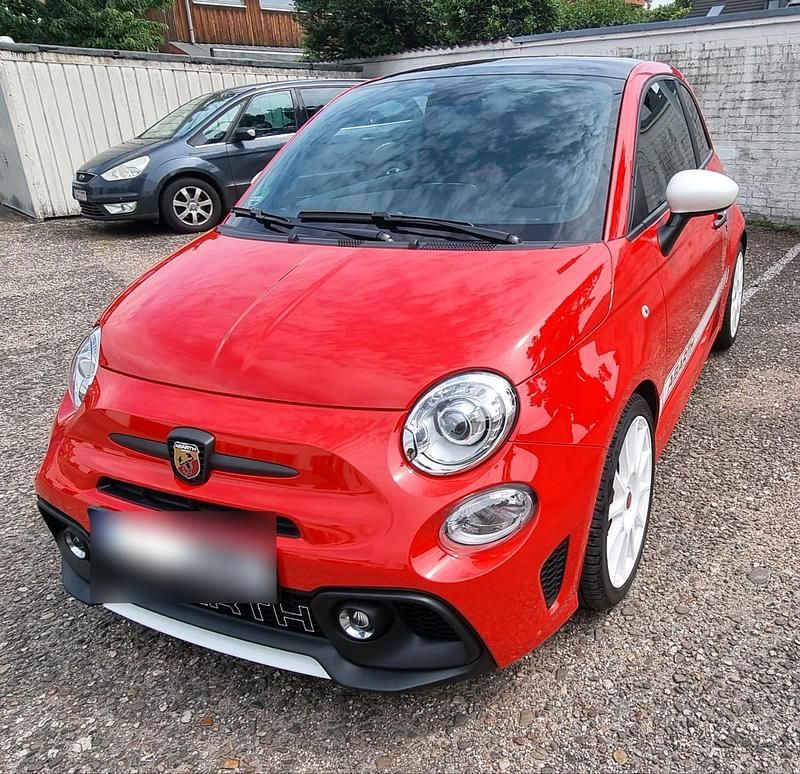 Używany Abarth 595 Esseesse 179 KM (131 kW) 2021 Czerwony Hatchback