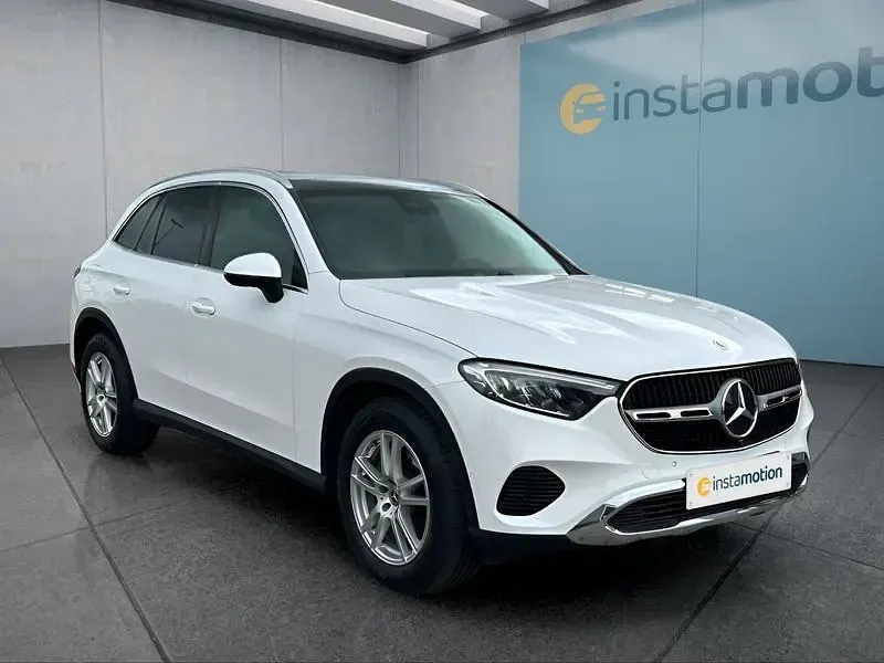 Gebraucht Mercedes GLC220 197 PS (144 kW) 2024 Weiß SUV