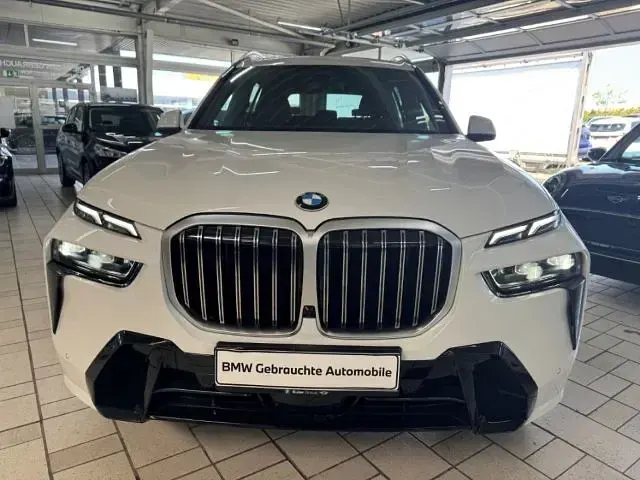 Gebraucht BMW X7 M Sport 352 PS (258 kW) 2025 Weiss SUV