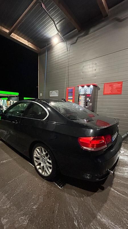 Gebraucht BMW 325 218 PS (160 kW) 2007 Schwarz Coupé