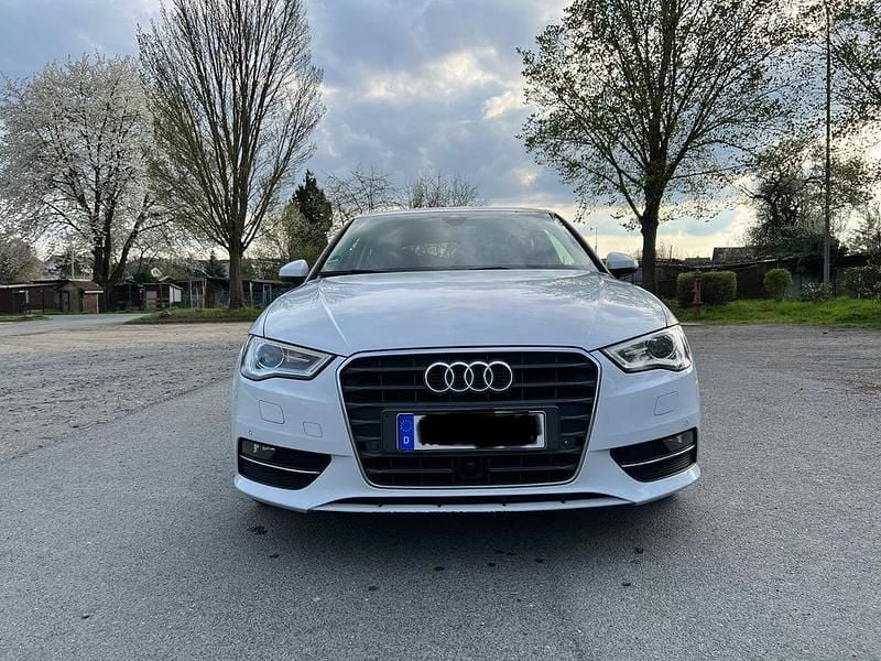 Weiß Gebraucht 2016 Audi A3 Sport Limousine | 10.000 € (Superpreis) - Bild 1/4