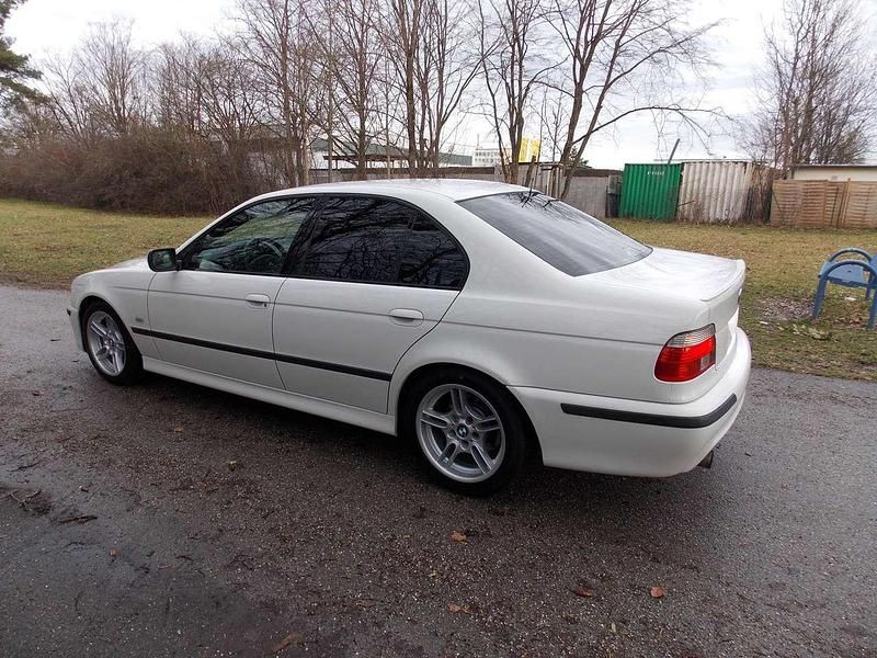 Gebraucht BMW 540 Performance 286 PS (210 kW) 2001 Weiß Limousine