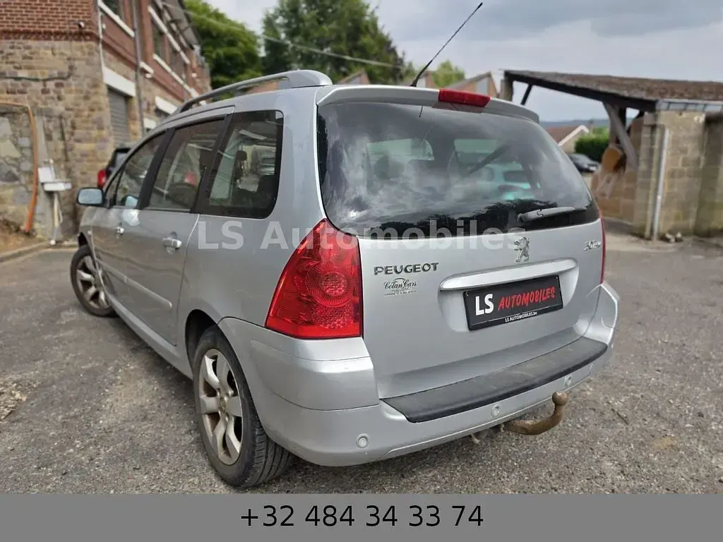 Gebraucht Peugeot 307 90 PS (66 kW) 2007 Silber Limousine