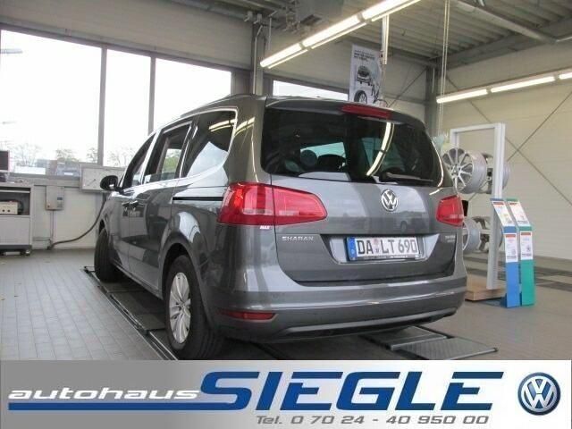Gebraucht VW Sharan Comfortline 140 PS (102 kW) 2012 Grau metallic Van / Kleinbus