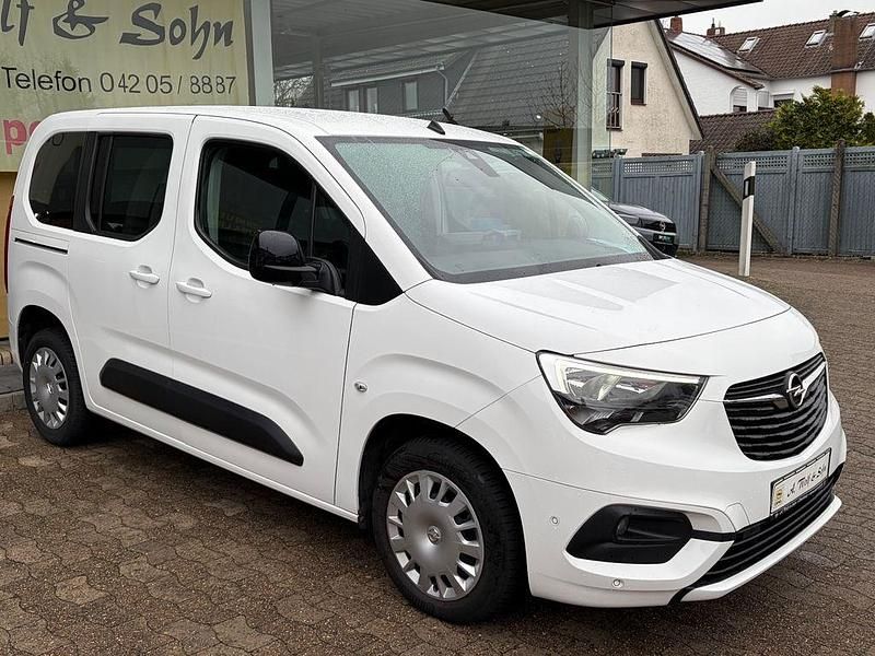Gebraucht Opel Combo Life Elegance 131 PS (96 kW) 2022 Weiß Van / Kleinbus