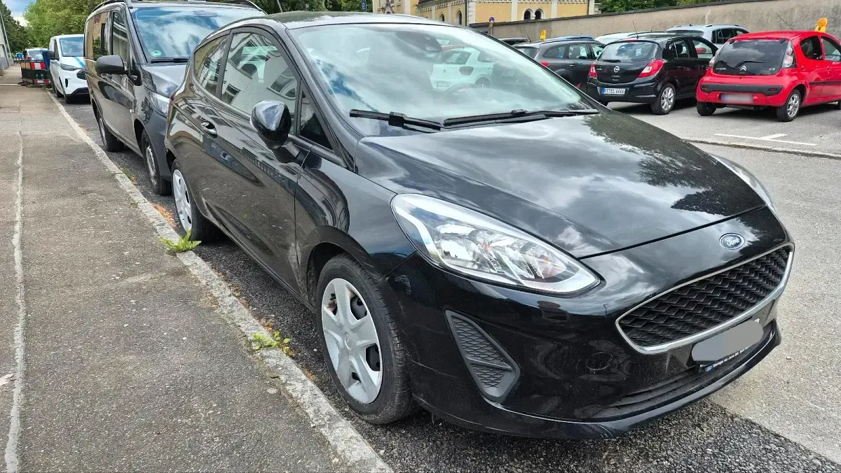 Gebraucht Ford Fiesta 70 PS (51 kW) 2018 Schwarz Kleinwagen