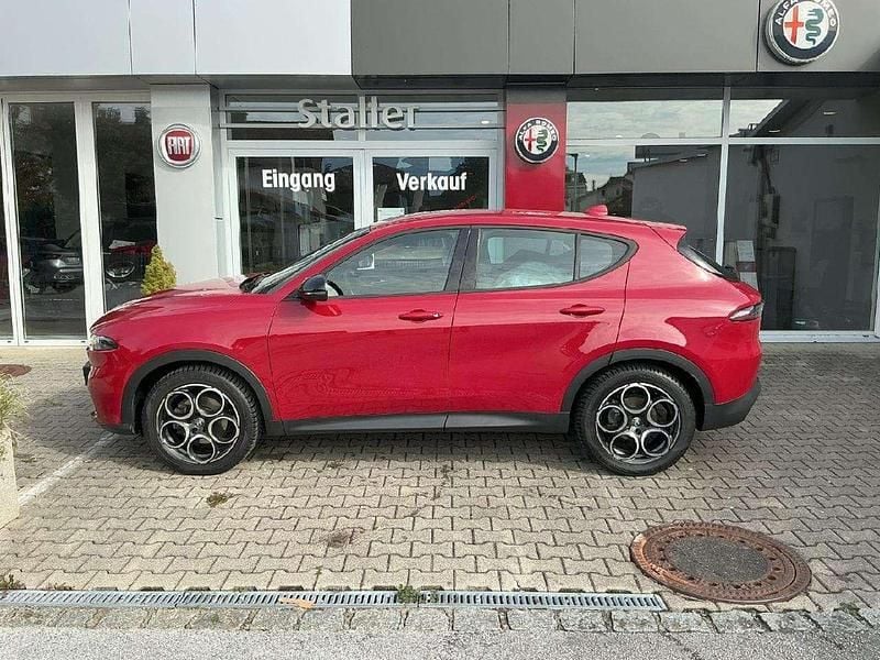 Rot Gebraucht 2023 Alfa Romeo Tonale Sprint SUV | 24.990 € (Guter Preis) - Bild 1/4