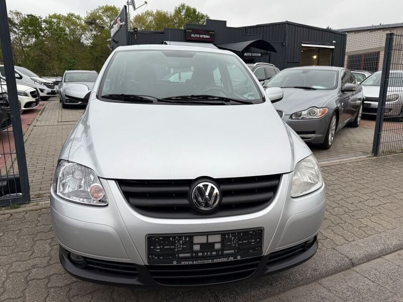 Silber Gebraucht 2011 VW Fox Style Kleinwagen | 2.999 € (Fairer Preis) - Bild 1/4