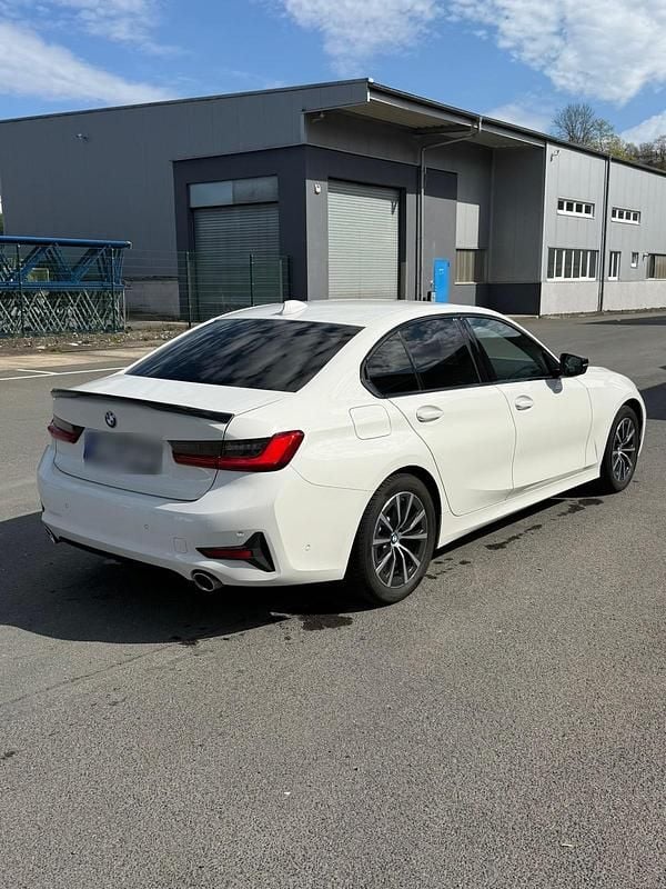 Gebraucht BMW 330 Comfort Edition 265 PS (194 kW) 2019 Weiß Limousine