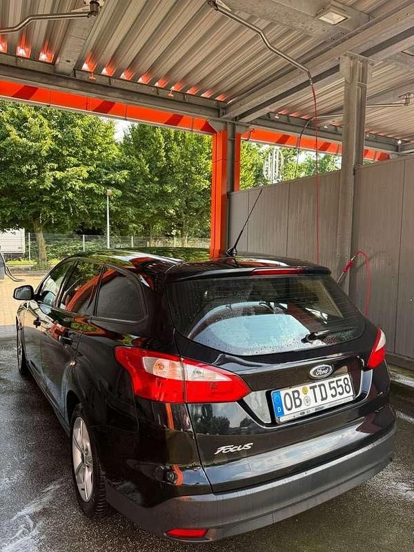 Gebraucht Ford Focus 105 PS (77 kW) 2014 Limousine