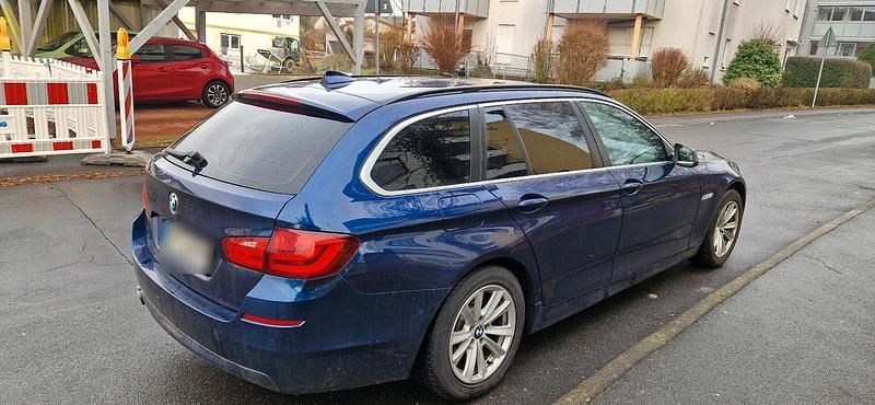Gebraucht BMW 525 218 PS (160 kW) 2012 Blau Kombi