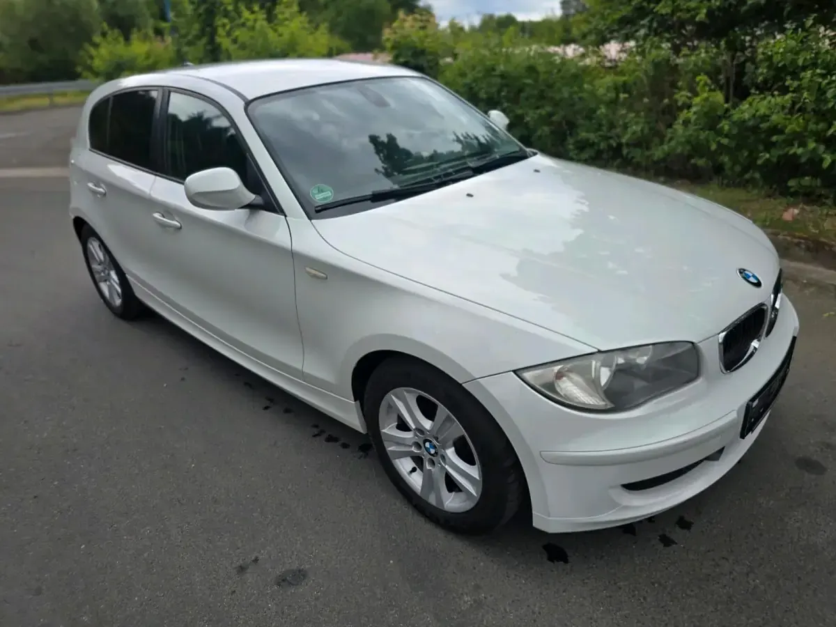 Gebraucht BMW 116 122 PS (89 kW) 2010 Weiß Kleinwagen