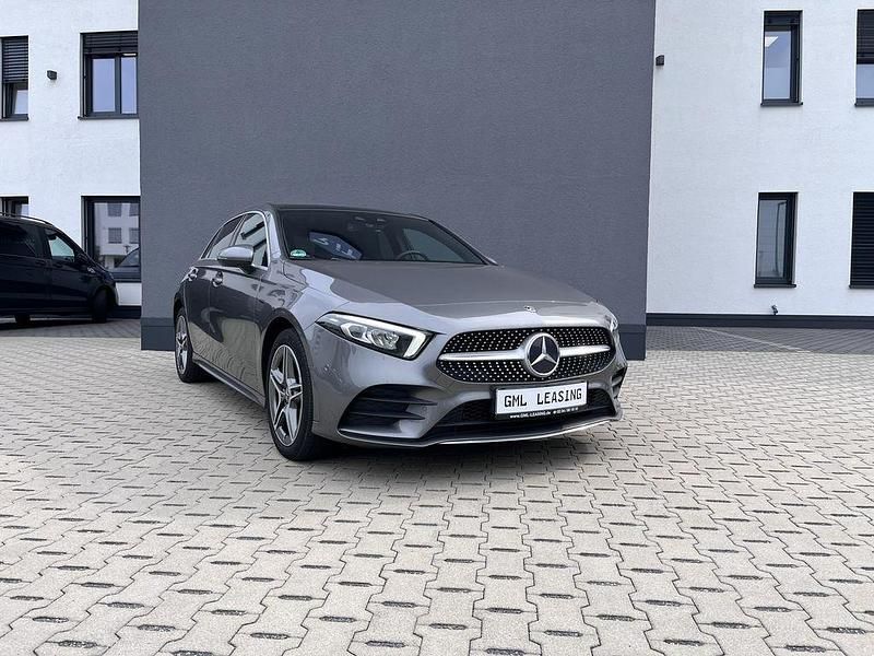 Grau Gebraucht 2020 Mercedes A250 AMG line Limousine | 19.450 € (Fairer Preis) - Bild 1/4