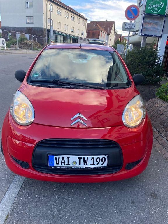 Rot Gebraucht 2009 Citroën C1 Advance Kleinwagen | 1.850 € (Fairer Preis) - Bild 1/4
