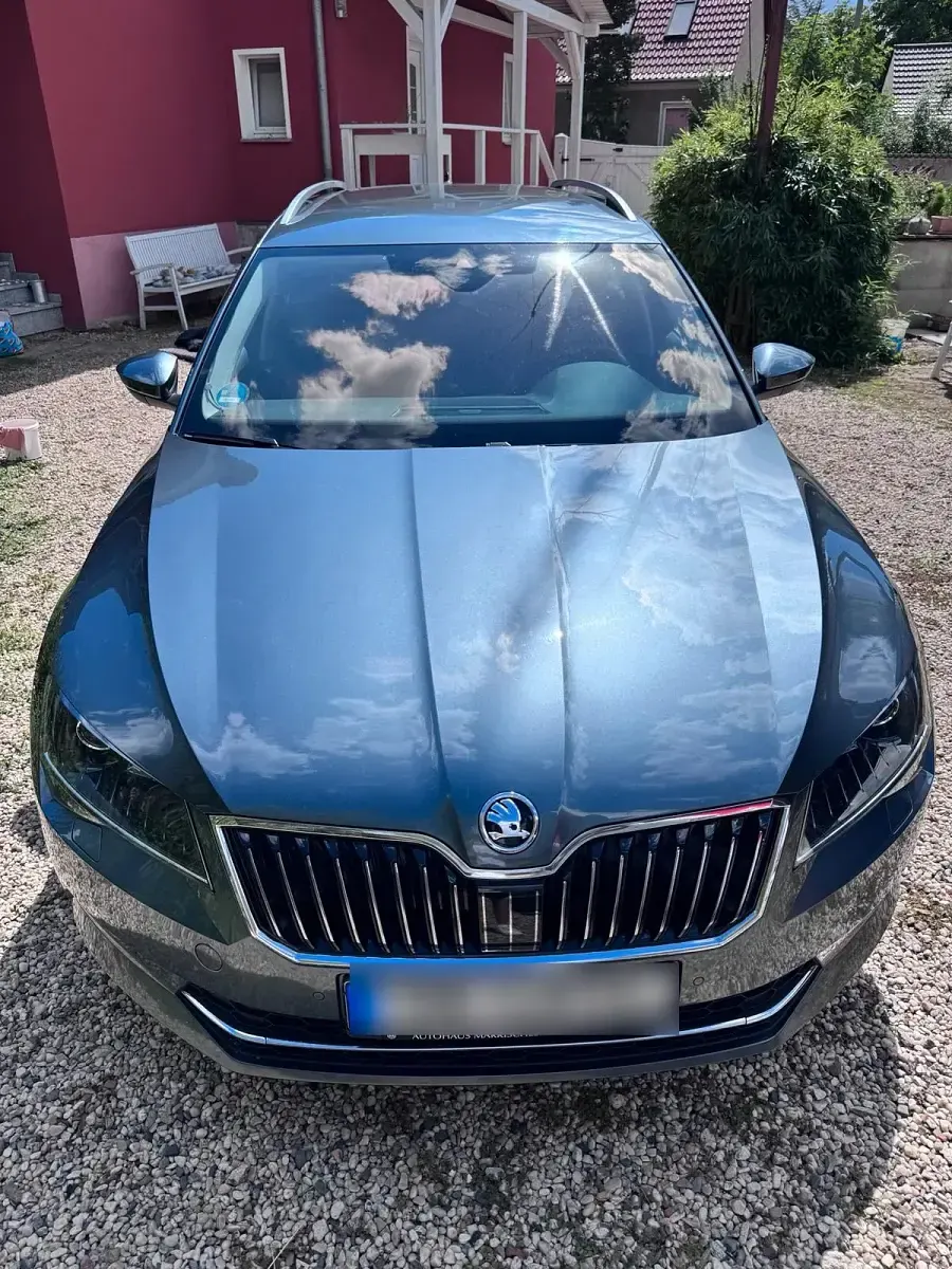 Gebraucht Skoda Superb LAURIN & KLEMENT 190 PS (139 kW) 2016 Grau Kombi