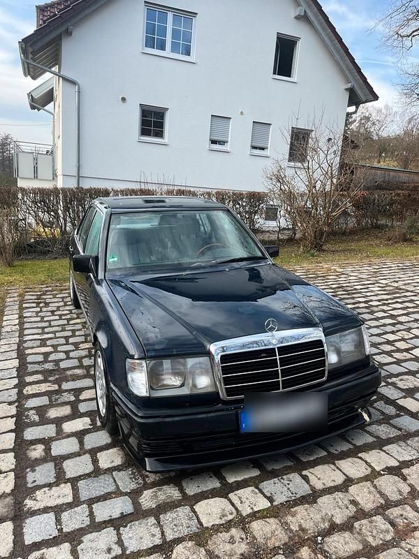Blau Gebraucht 1988 Mercedes E230 Limousine | 4.900 € - Bild 1/4