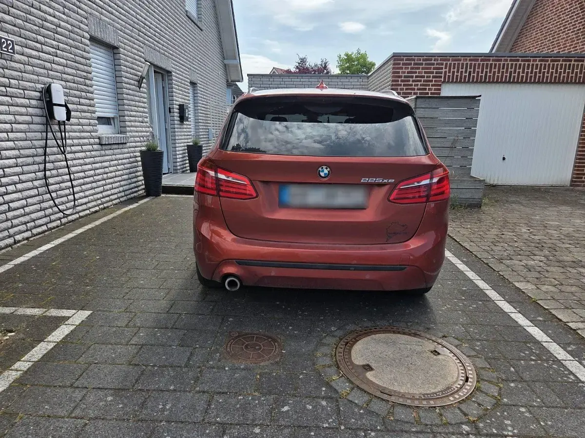 Gebraucht BMW 225 Active Tourer iPerformance 224 PS (164 kW) 2018 Orange Van / Kleinbus
