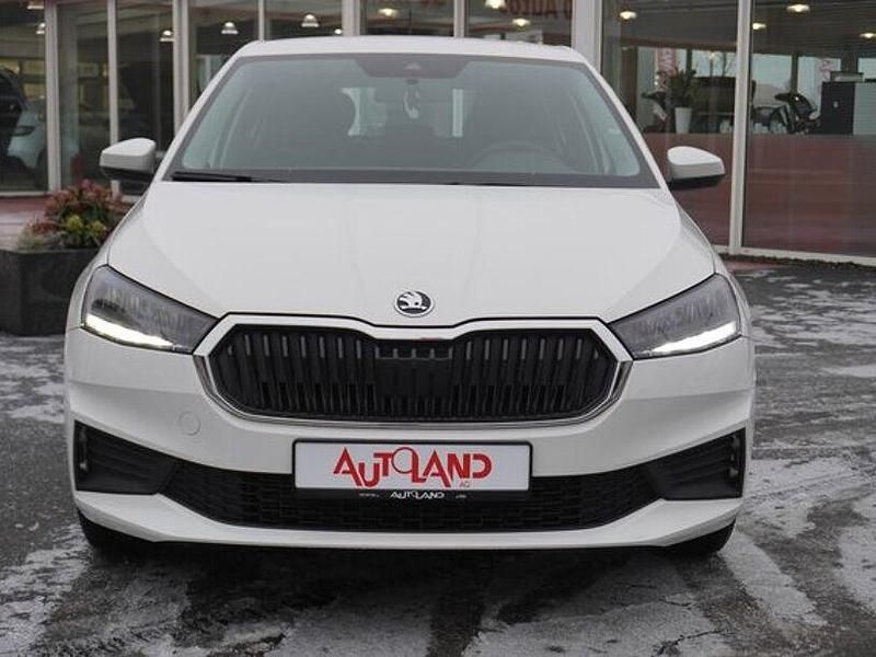 Gebraucht Skoda Fabia 80 PS (58 kW) 2022 Candyweiß Kleinwagen