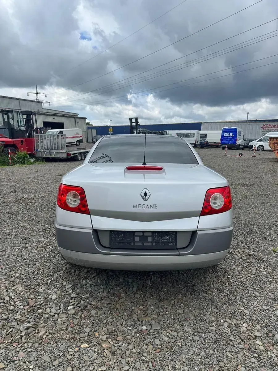 Gebraucht Renault Mégane Cabriolet Authentique 111 PS (81 kW) 2005 Grau Cabrio