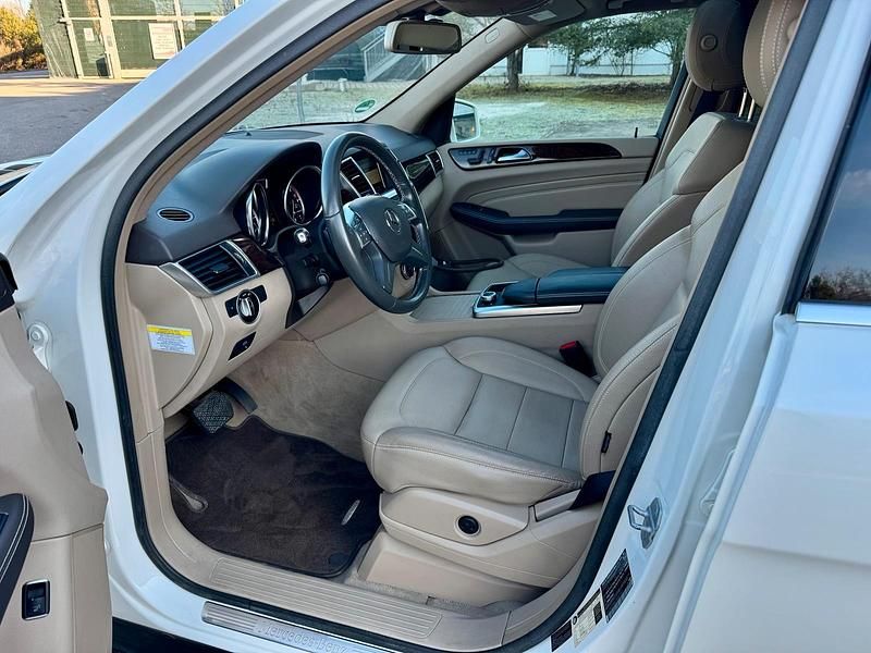 Gebraucht Mercedes ML350 258 PS (189 kW) 2012 Weiß SUV