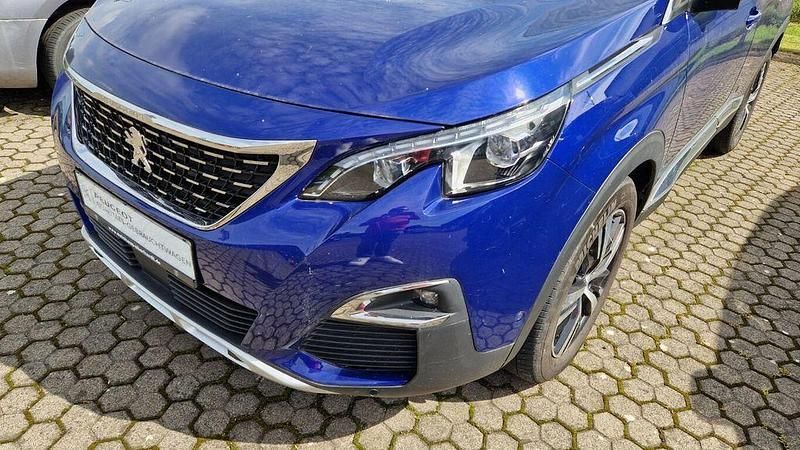 Magnetic blau metallic (metallic) Gebraucht 2019 Peugeot 3008 Allure SUV | 16.975 € (Etwas zu teuer) - Bild 1/4