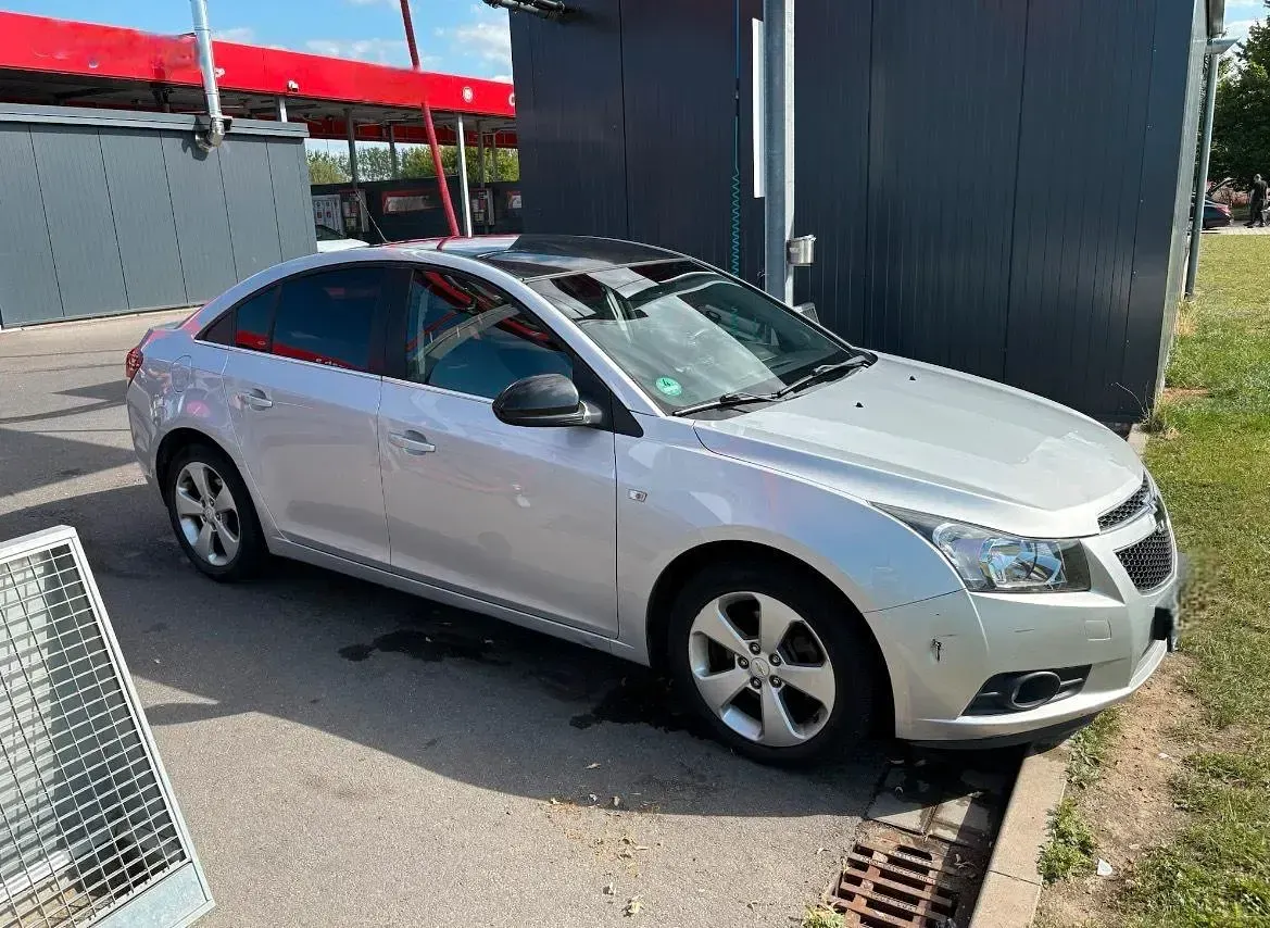 Gebraucht Chevrolet Cruze 163 PS (119 kW) 2013 Grau Limousine