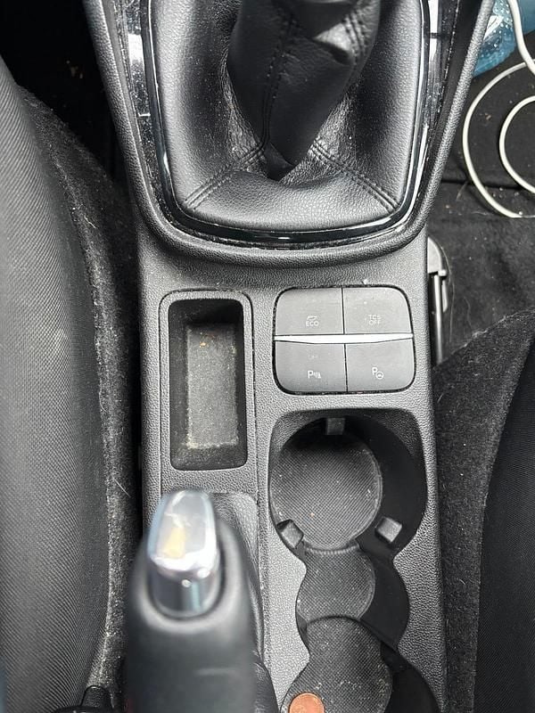 Weiß Gebraucht 2018 Ford Fiesta Kleinwagen | 9.300 € (Fairer Preis) - Bild 1/4